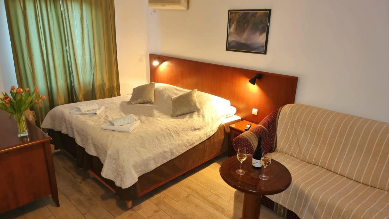 Visovac Rooms And Breakfast Skradin Eksteriør billede