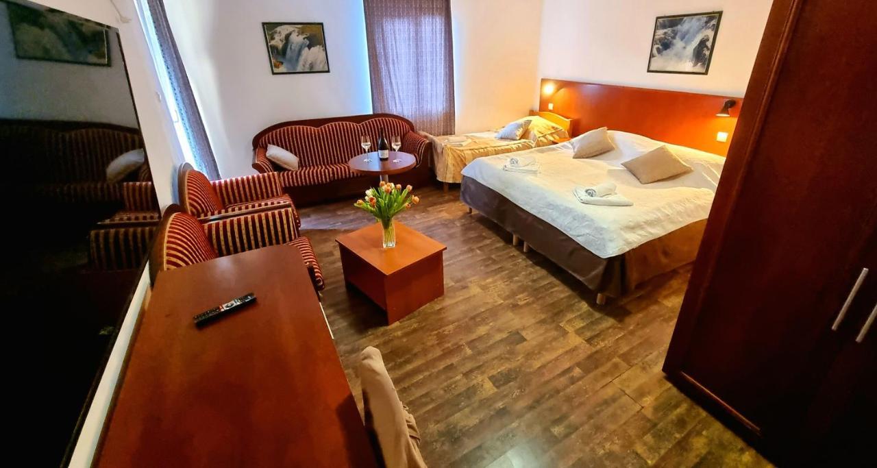 Visovac Rooms And Breakfast Skradin Eksteriør billede
